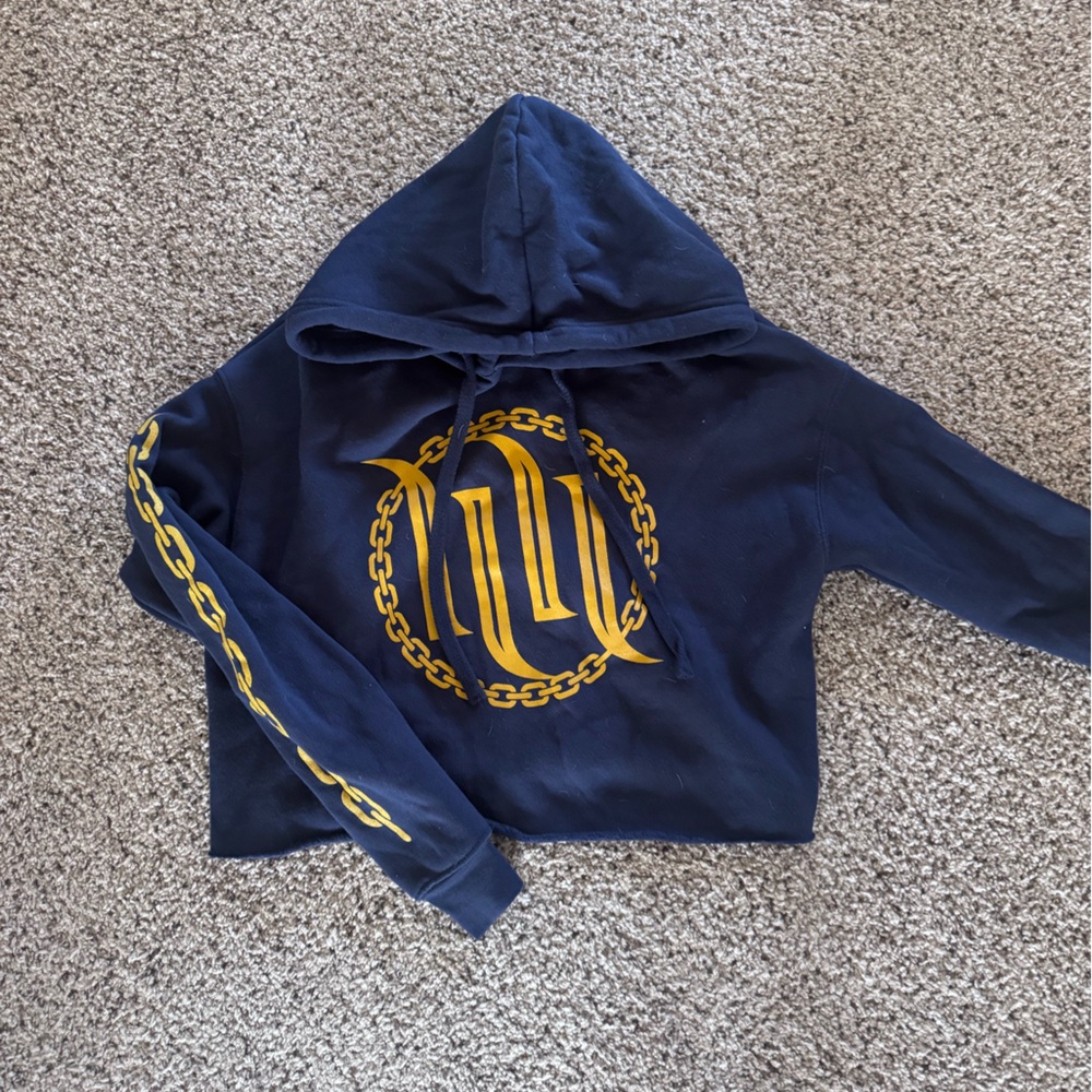Hart & Huntington cropped hoods